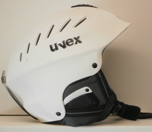 Lyžařská helma BAZAR Uvex white 53-57